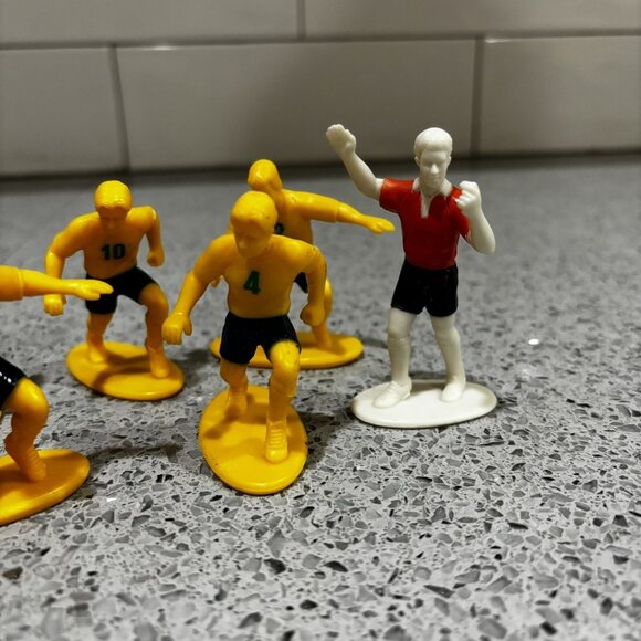 Lot of 7 Soccer Action Figures Cake Cupcake Toppers 2003 Kaskey Kids Yellow Gold - Picture 4 of 6